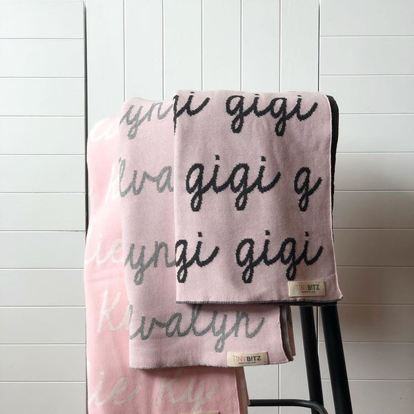 Personalized Blanket (Light Pink Background)25-30 days