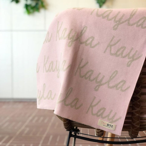 Personalized Blanket (Light Pink Background)25-30 days