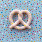 PRETZEL TEETHING TOY (2 Colors)